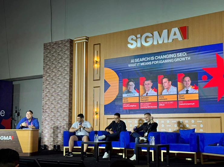 Kevin Jonas moderating a panel at SiGMA Asia on AI Search and iGaming growth